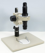 Brunel Microzoom with plain stand and ringlight